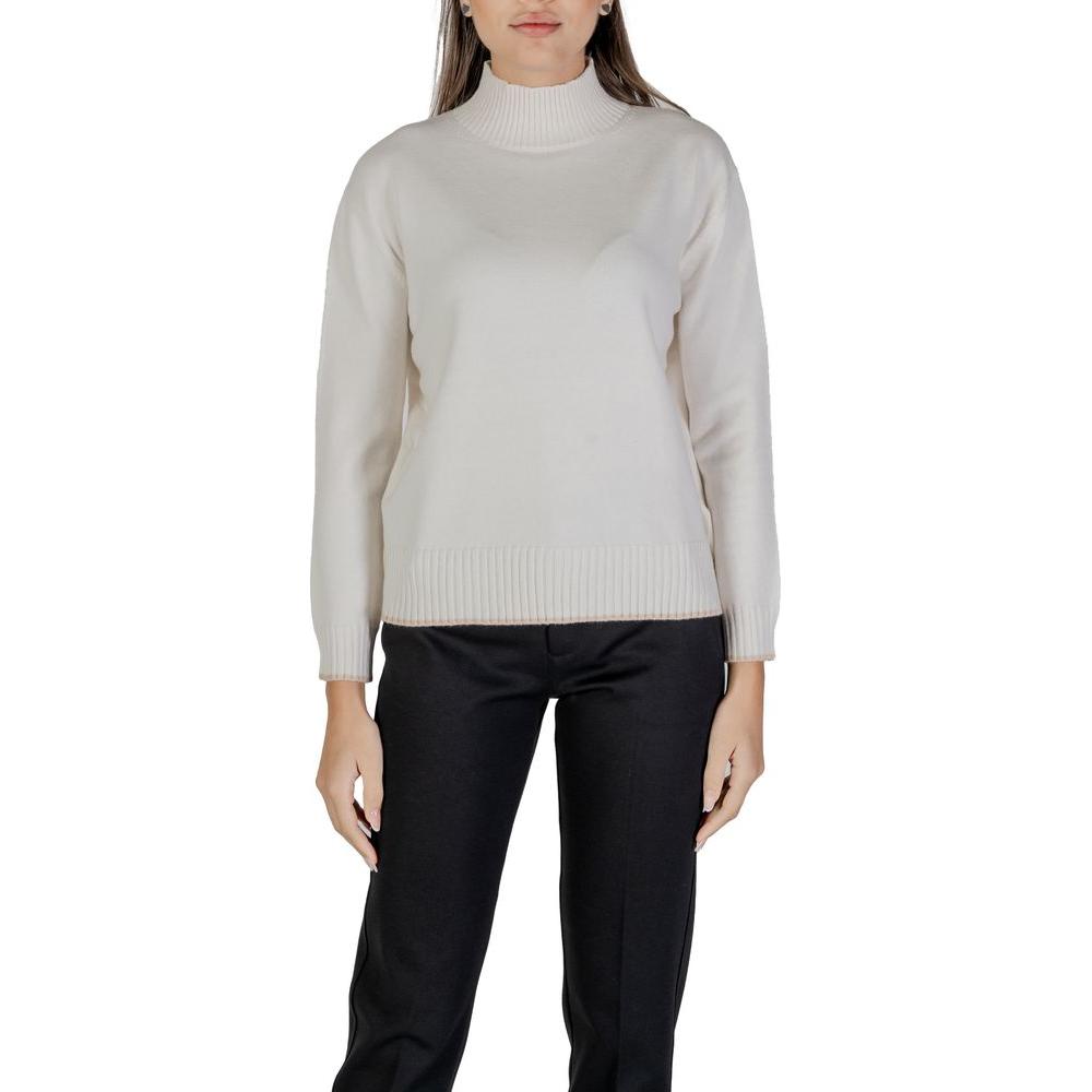 Street One cream polyester women's sweater, fall/winter collection, featuring a blend of polyester, polyacrylic, viscose, and nylon.