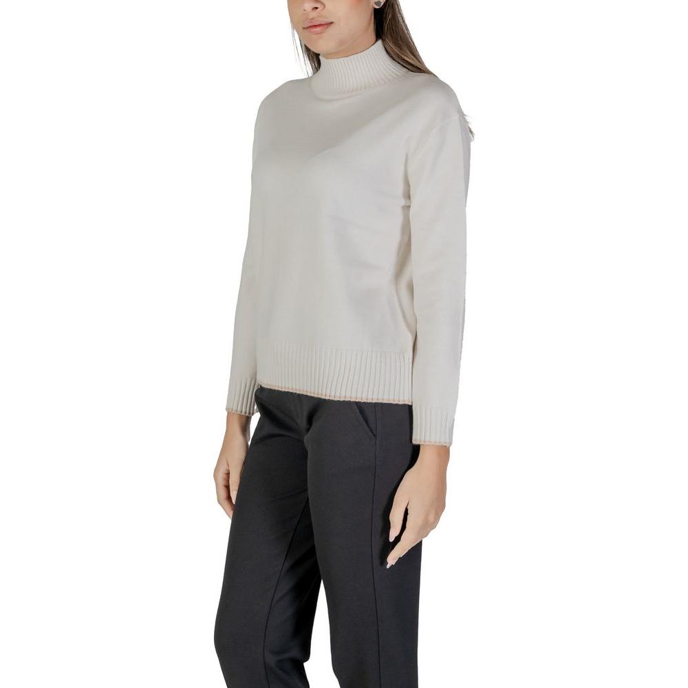 Street One cream polyester sweater for women, perfect for fall and winter, featuring a knit design with a comfortable fit.