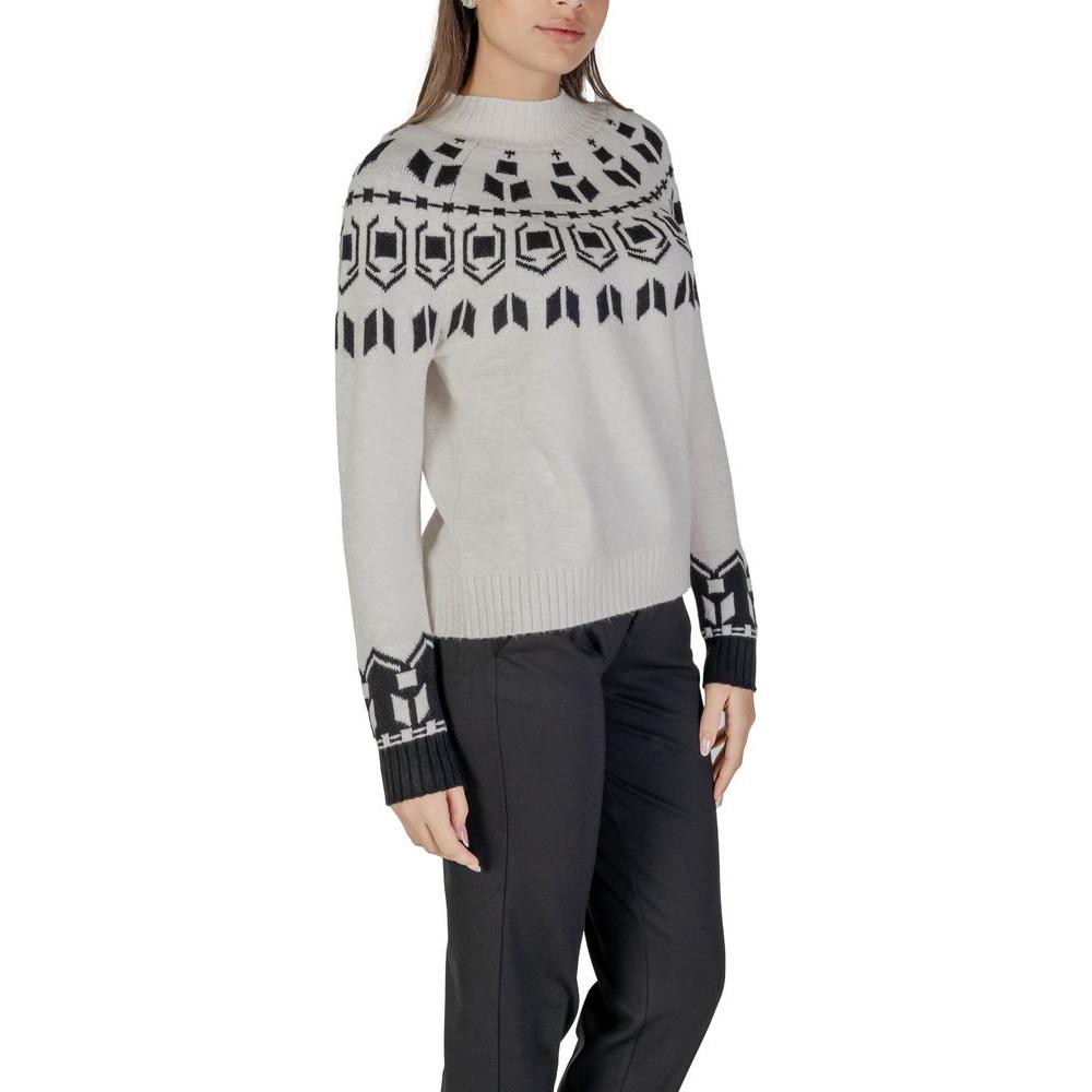 Street One cream cotton sweater, women's knitwear, fall/winter collection, detailed geometric pattern, comfortable and stylish.