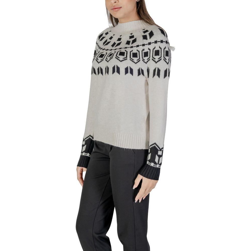 Street One cream cotton sweater for women, fall/winter knitwear collection, featuring a geometric black pattern, side view.
