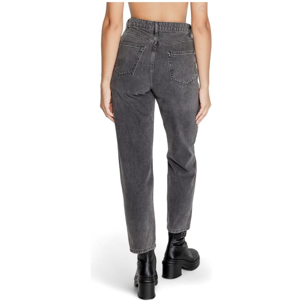 Back view of women's gray cotton jeans, featuring 100% cotton fabric, from the fall/winter collection. Stylish and comfortable fit.