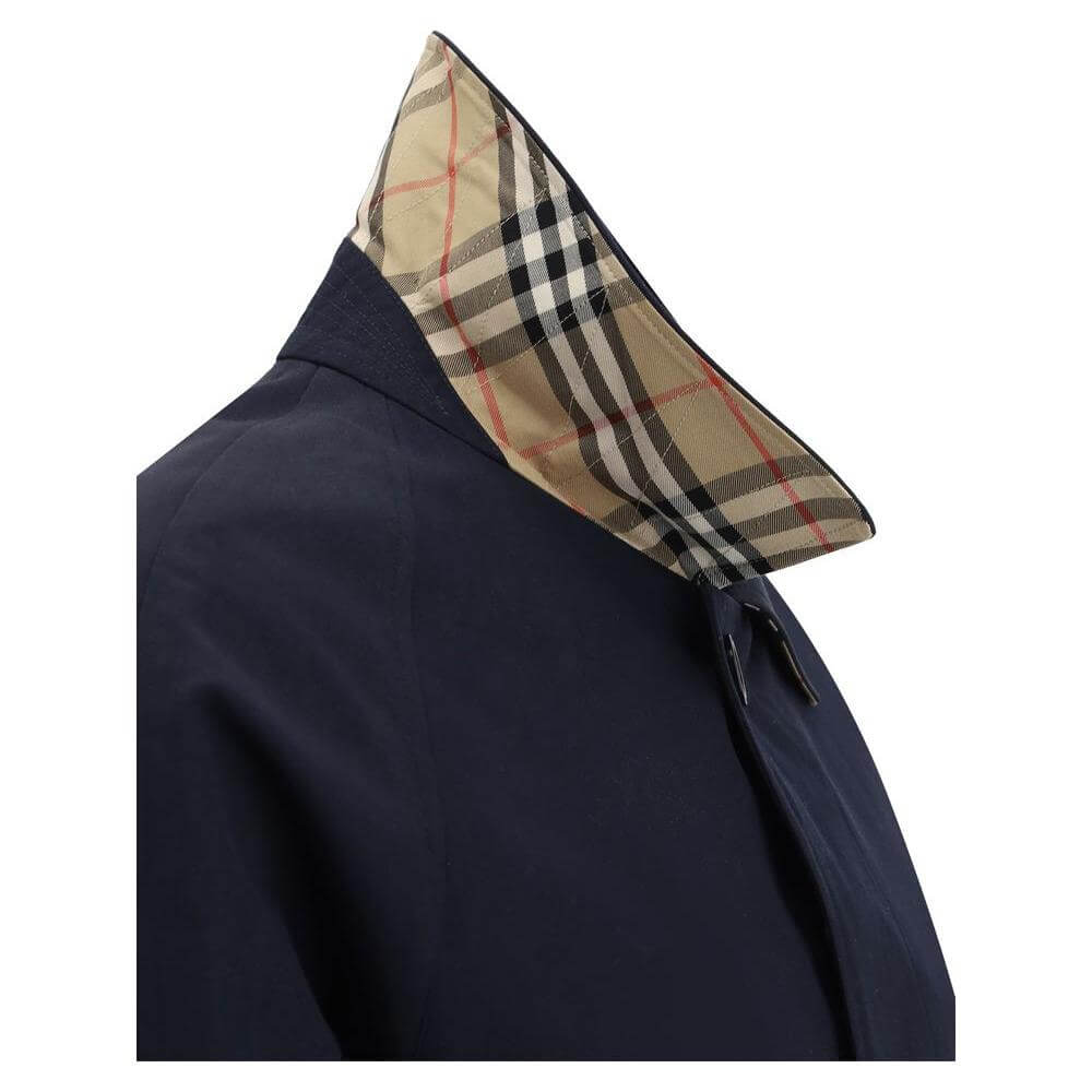 Close-up of Burberry Camden Coat collar featuring iconic Archivio Check lining.