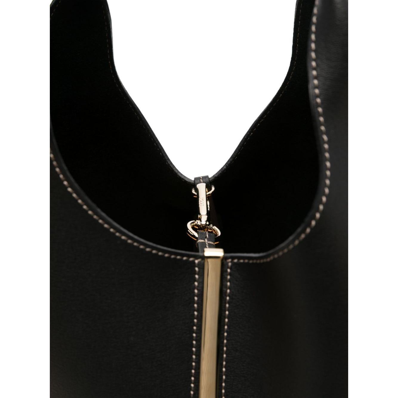 Front view with bag zipped and handles upright.