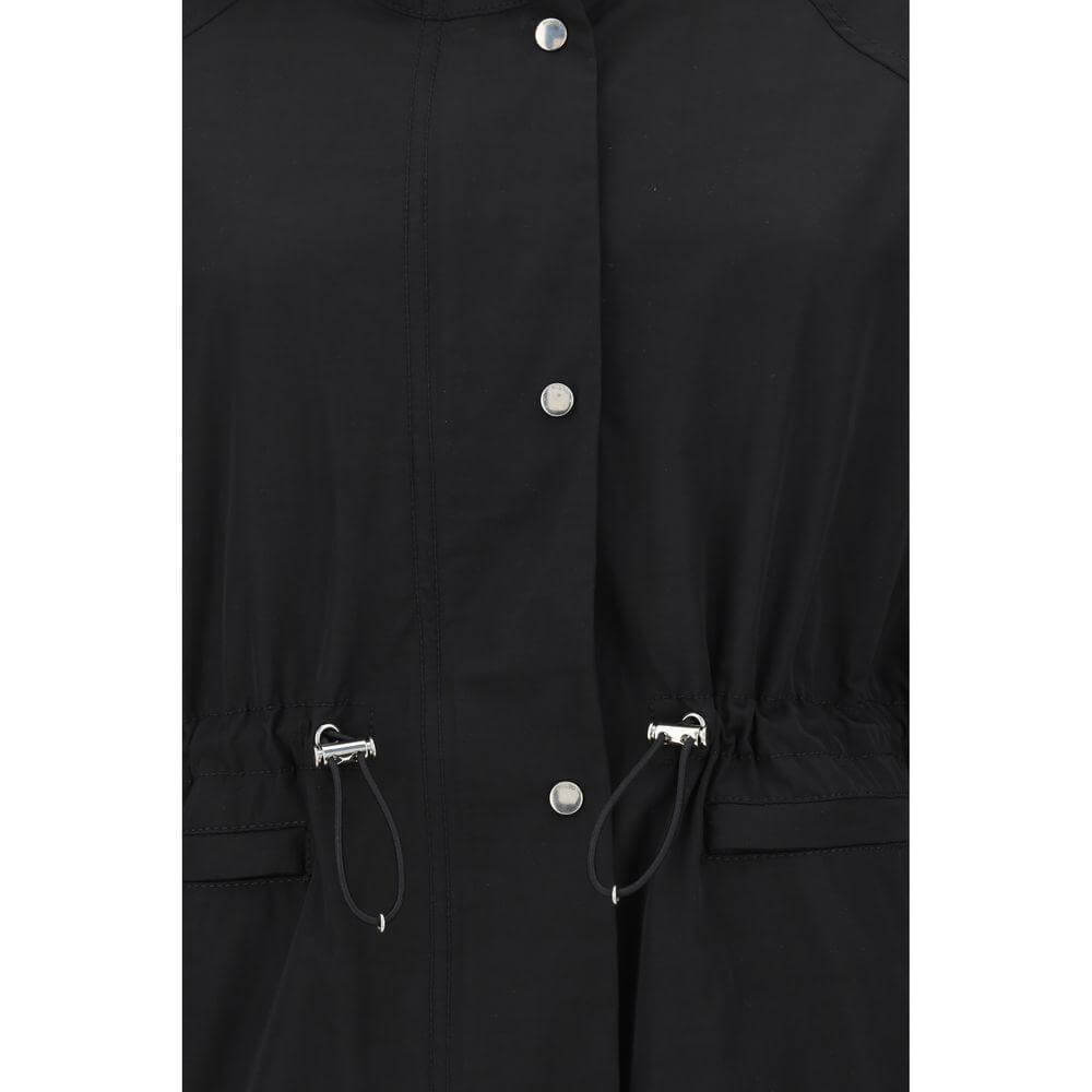 Front view with bag zipped and handles upright.