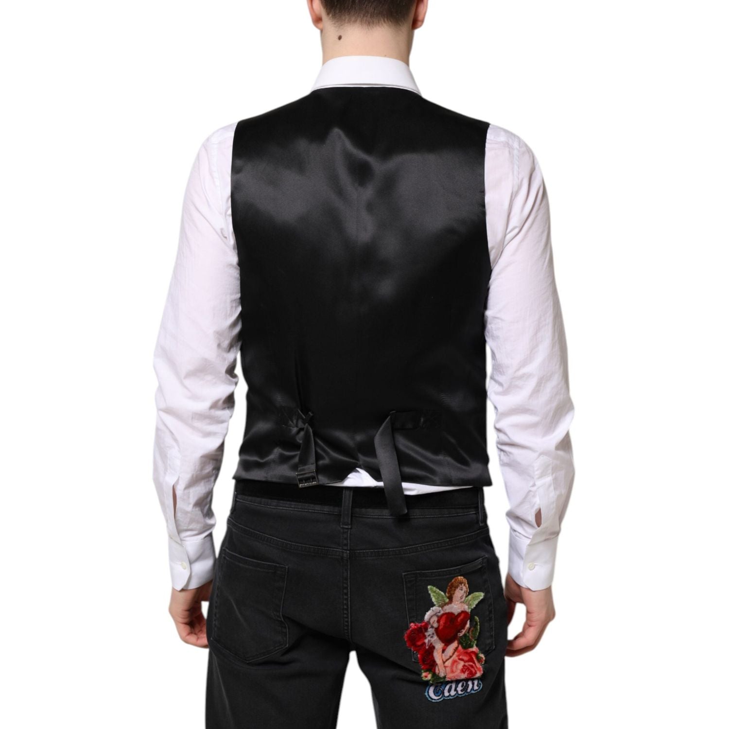 Front view with bag zipped and handles upright.